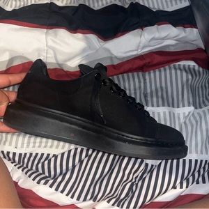 Black alexander Mcqeens